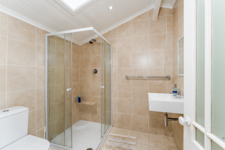 4 Bedroom Property for Sale in Simons Kloof Western Cape